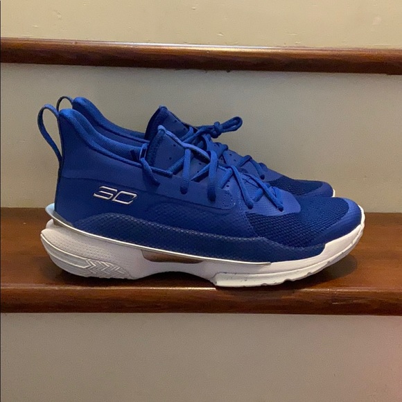 royal blue under armour basketball shoes
